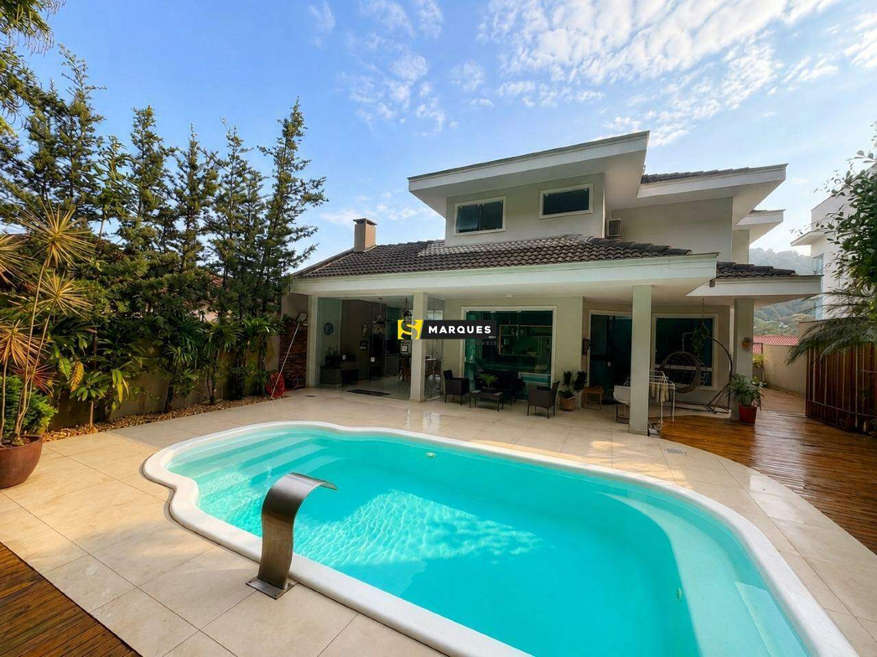 Casa para alugar  no São Marcos - Joinville, SC. Imóveis
