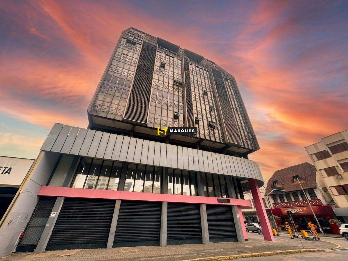 Sala comercial para alugar  no Centro - Joinville, SC. Imóveis