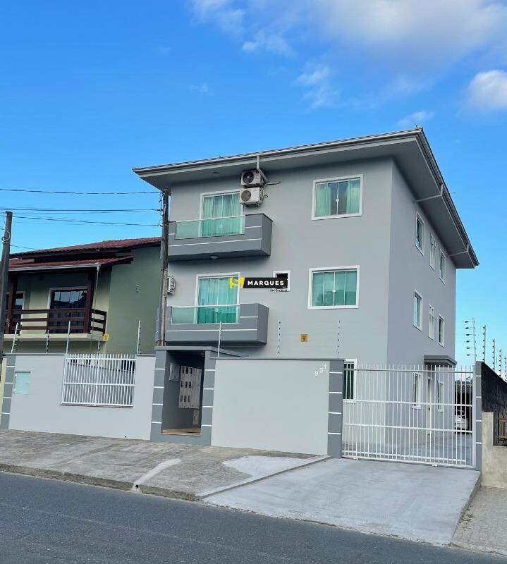 Apartamento para alugar  no Iririú - Joinville, SC. Imóveis