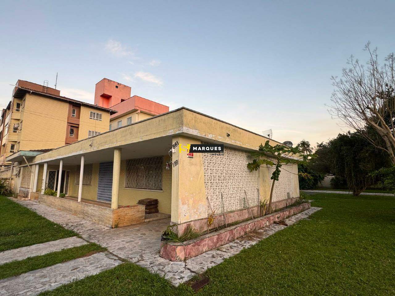Casa para alugar  no Bucarein - Joinville, SC. Imóveis