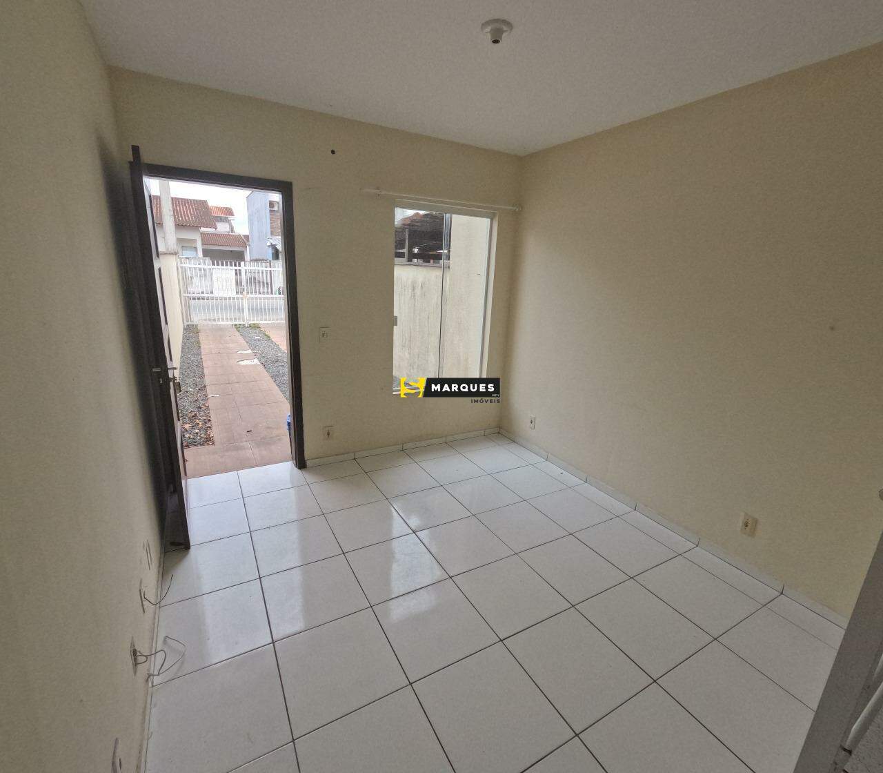 Casa à venda com 2 quartos, 58m² - Foto 5