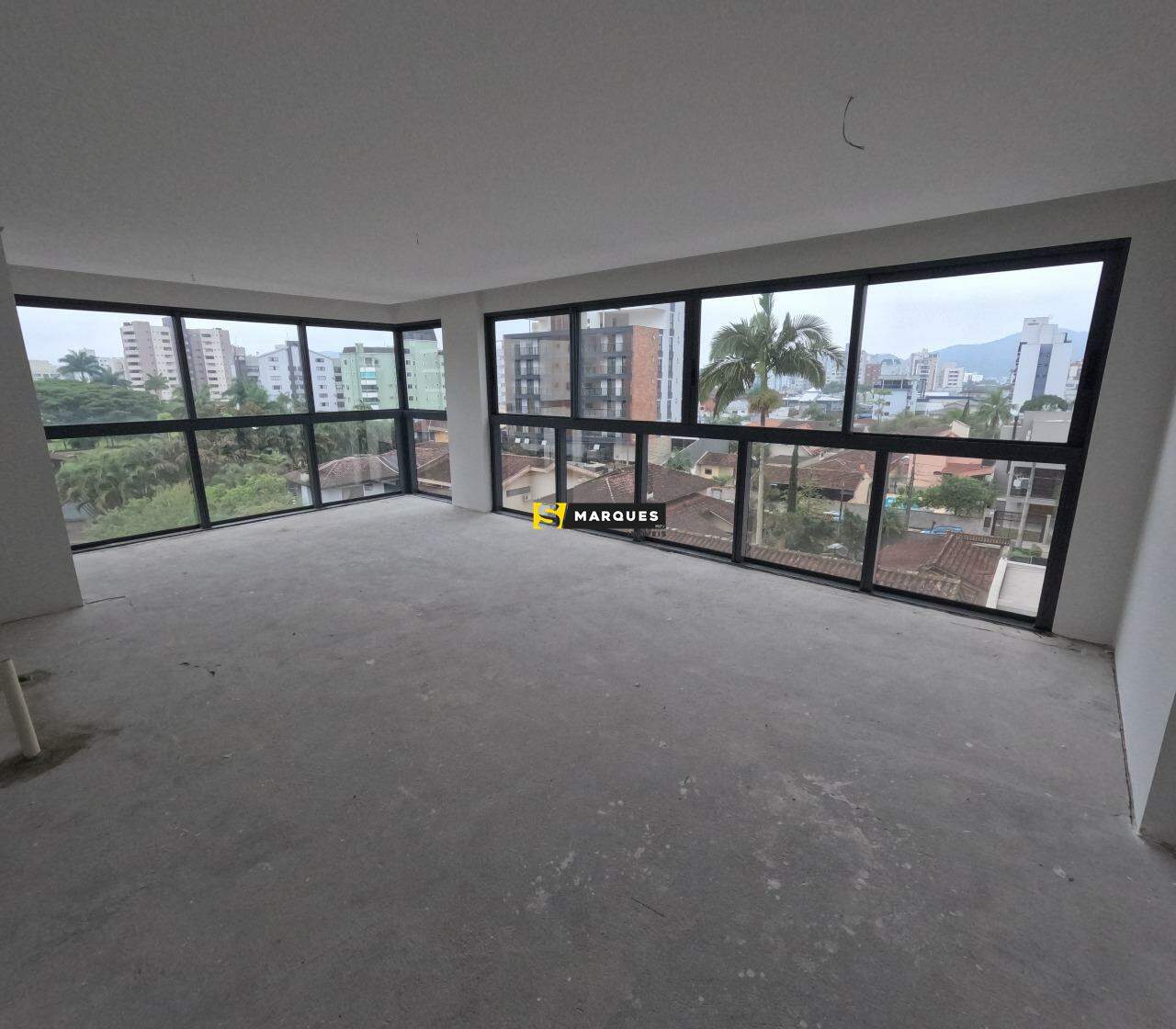 Apartamento à venda com 3 quartos, 113m² - Foto 2