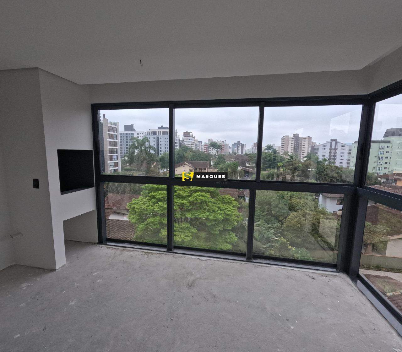 Apartamento à venda com 3 quartos, 113m² - Foto 3