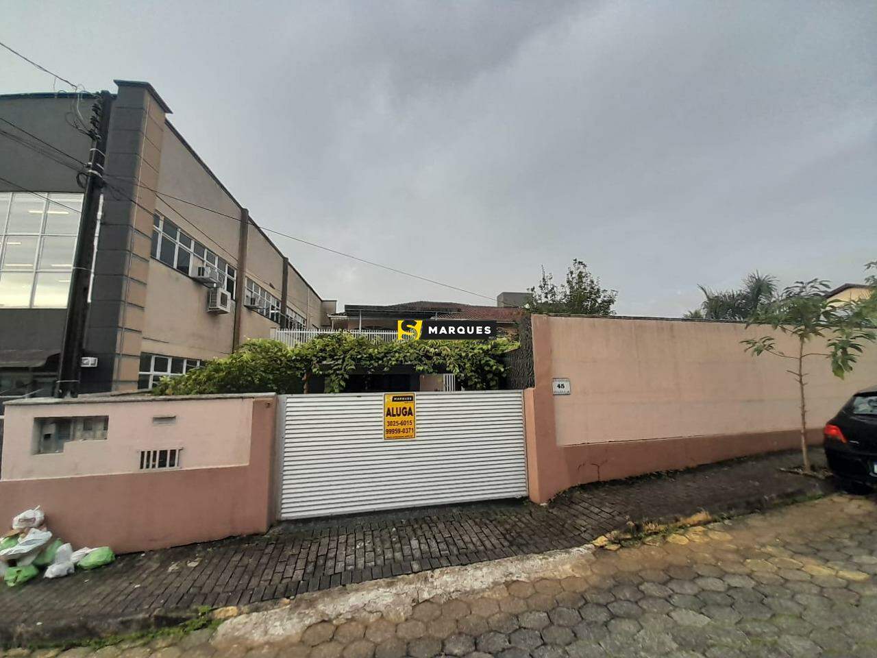Casa para alugar  no Bom Retiro - Joinville, SC. Imveis