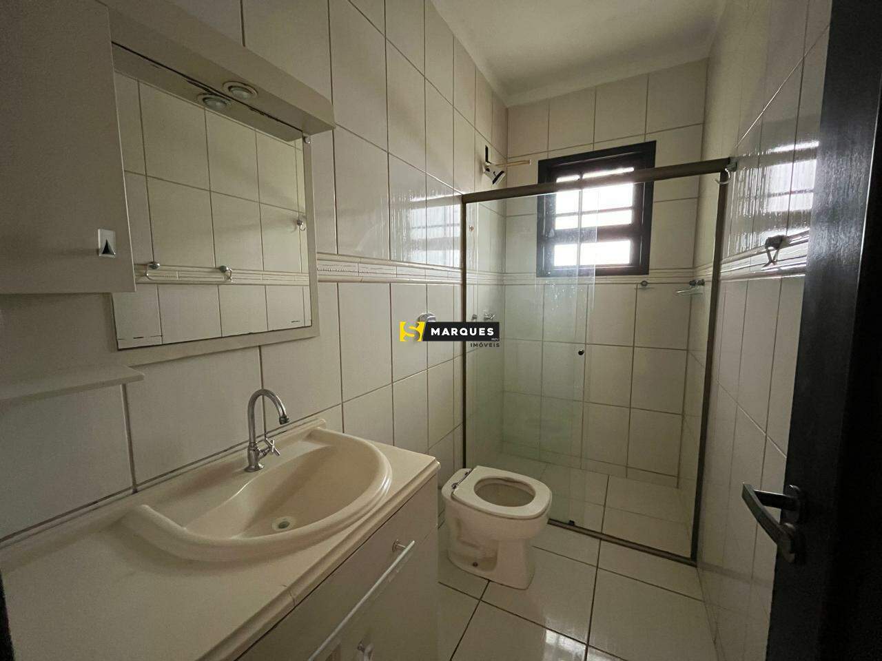 Geminado com 3 Dormitórios para alugar, 80 m² por R$ 2.800,00 Geminado com 3 Dormitórios para alugar, 80 m² por R$ 2.800,00