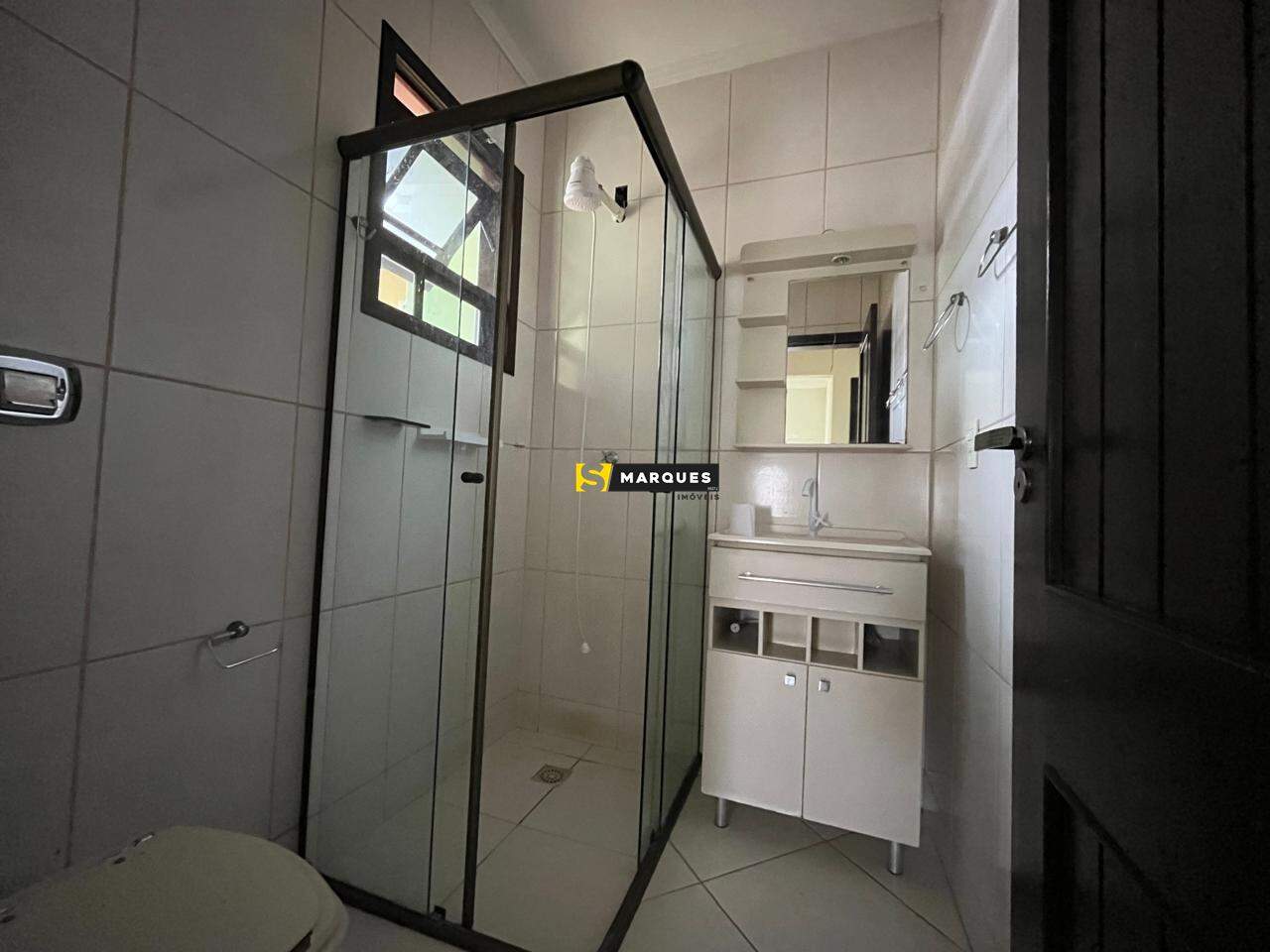 Geminado com 3 Dormitórios para alugar, 80 m² por R$ 2.800,00 Geminado com 3 Dormitórios para alugar, 80 m² por R$ 2.800,00