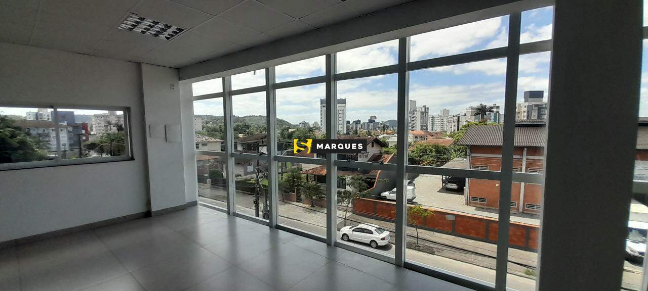 Sala comercial para alugar  no Santo Antônio - Joinville, SC. Imóveis