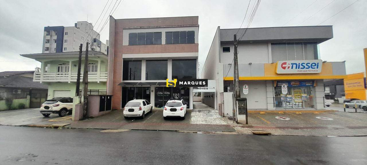Sala comercial para alugar  no Iririú - Joinville, SC. Imóveis