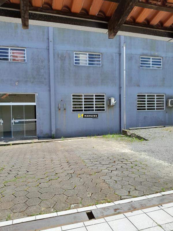 Pavilho/galpo/depsito para alugar  no Floresta - Joinville, SC. Imveis