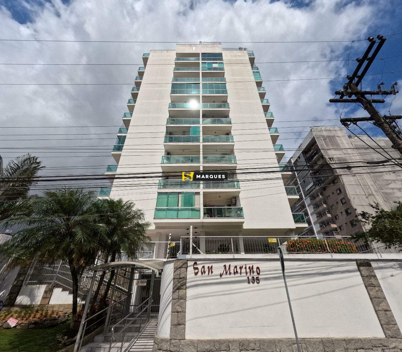 Apartamento para alugar  no Atiradores - Joinville, SC. Imveis