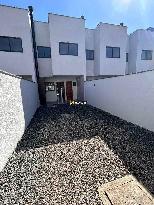 Geminado de 2 quartos, 100m² no bairro Iririú, em Joinville | Eu Corretor