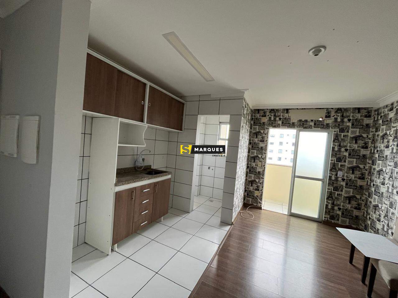 Apartamento à venda com 2 quartos, 72m² - Foto 2