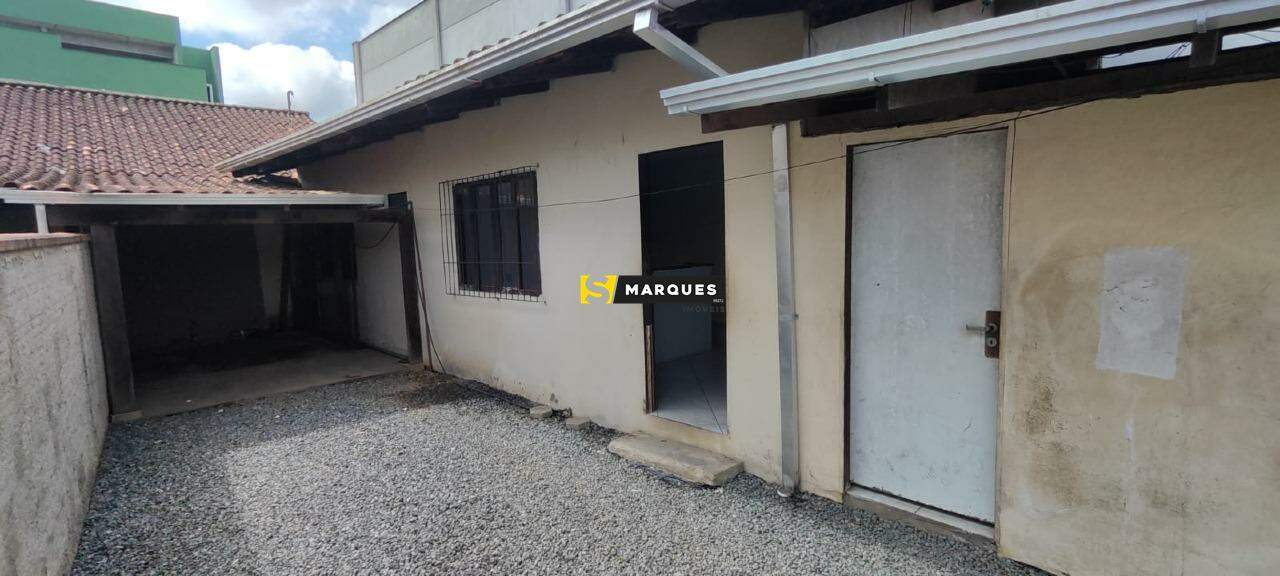 Geminado para alugar  no Ulysses Guimarães - Joinville, SC. Imóveis