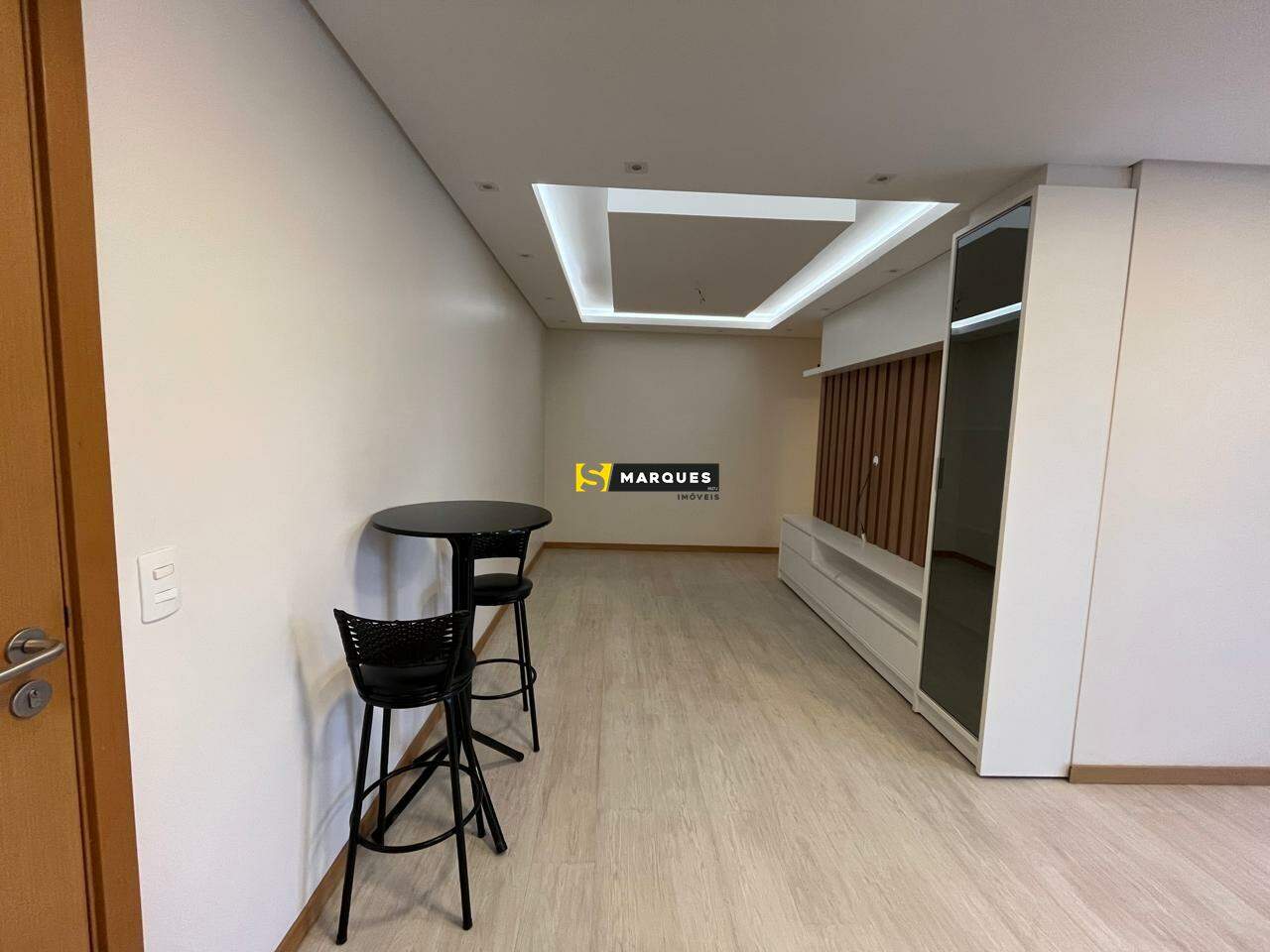 Apartamento para alugar com 2 quartos, 64m² - Foto 13