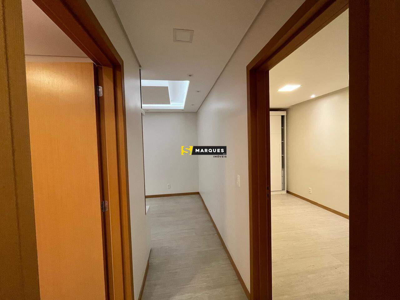 Apartamento para alugar com 2 quartos, 64m² - Foto 11