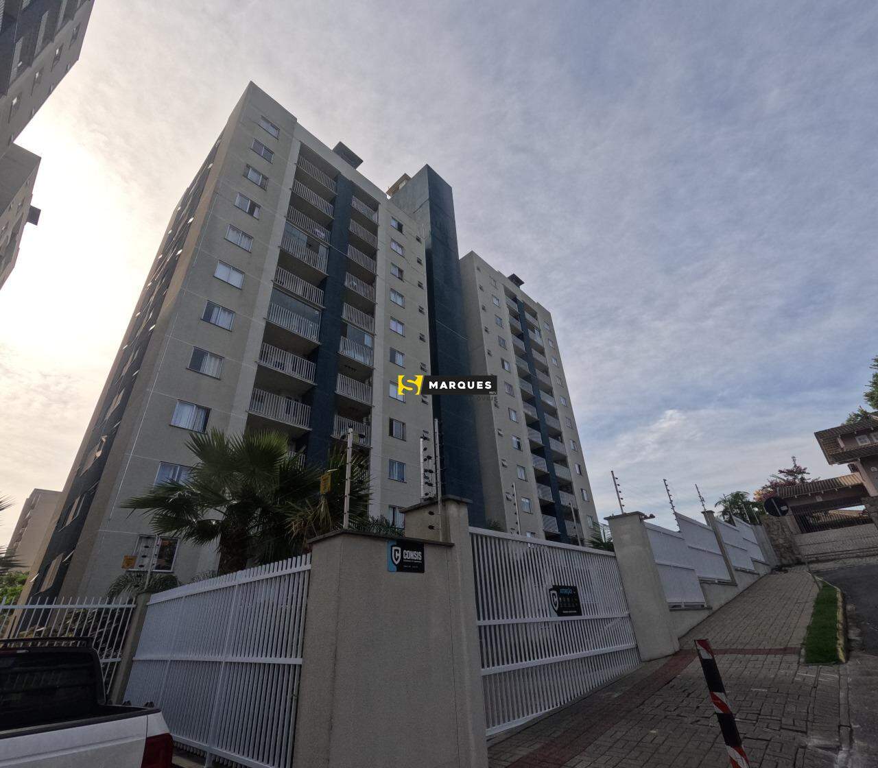 Apartamento para alugar com 2 quartos, 64m² - Foto 2