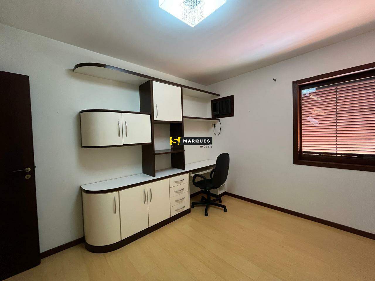 Casa para alugar com 4 quartos, 289m² - Foto 22