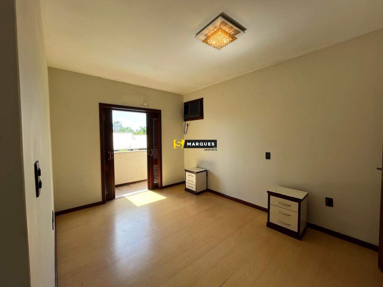 Casa para alugar com 4 quartos, 289m² - Foto 28