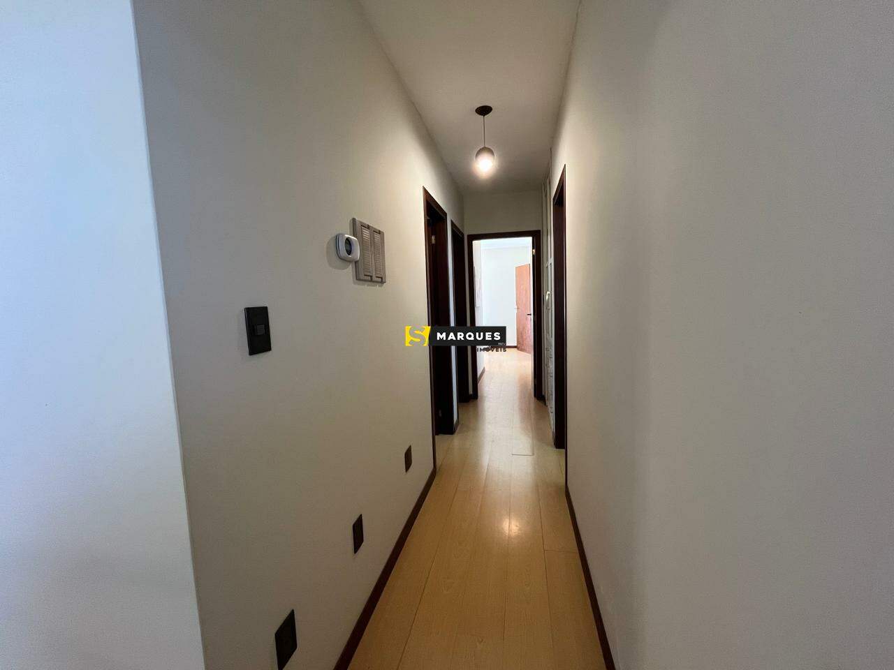 Casa para alugar com 4 quartos, 289m² - Foto 18