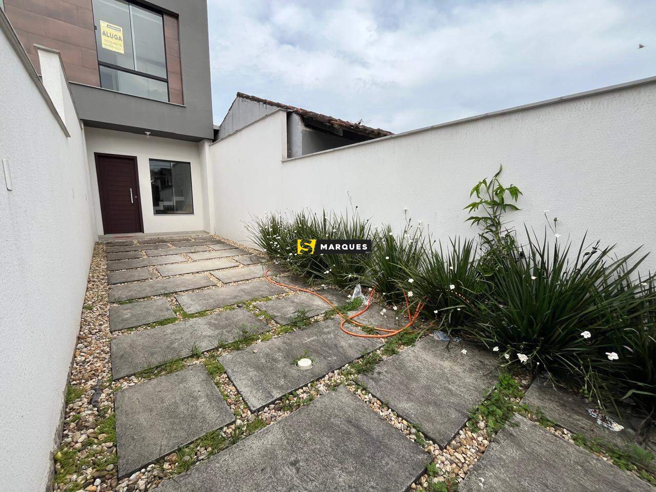 Casa para alugar com 2 quartos, 57m² - Foto 1