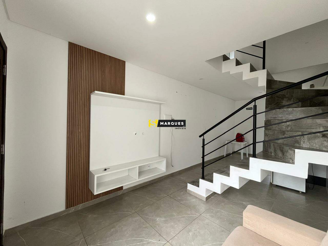 Casa para alugar com 2 quartos, 57m² - Foto 2