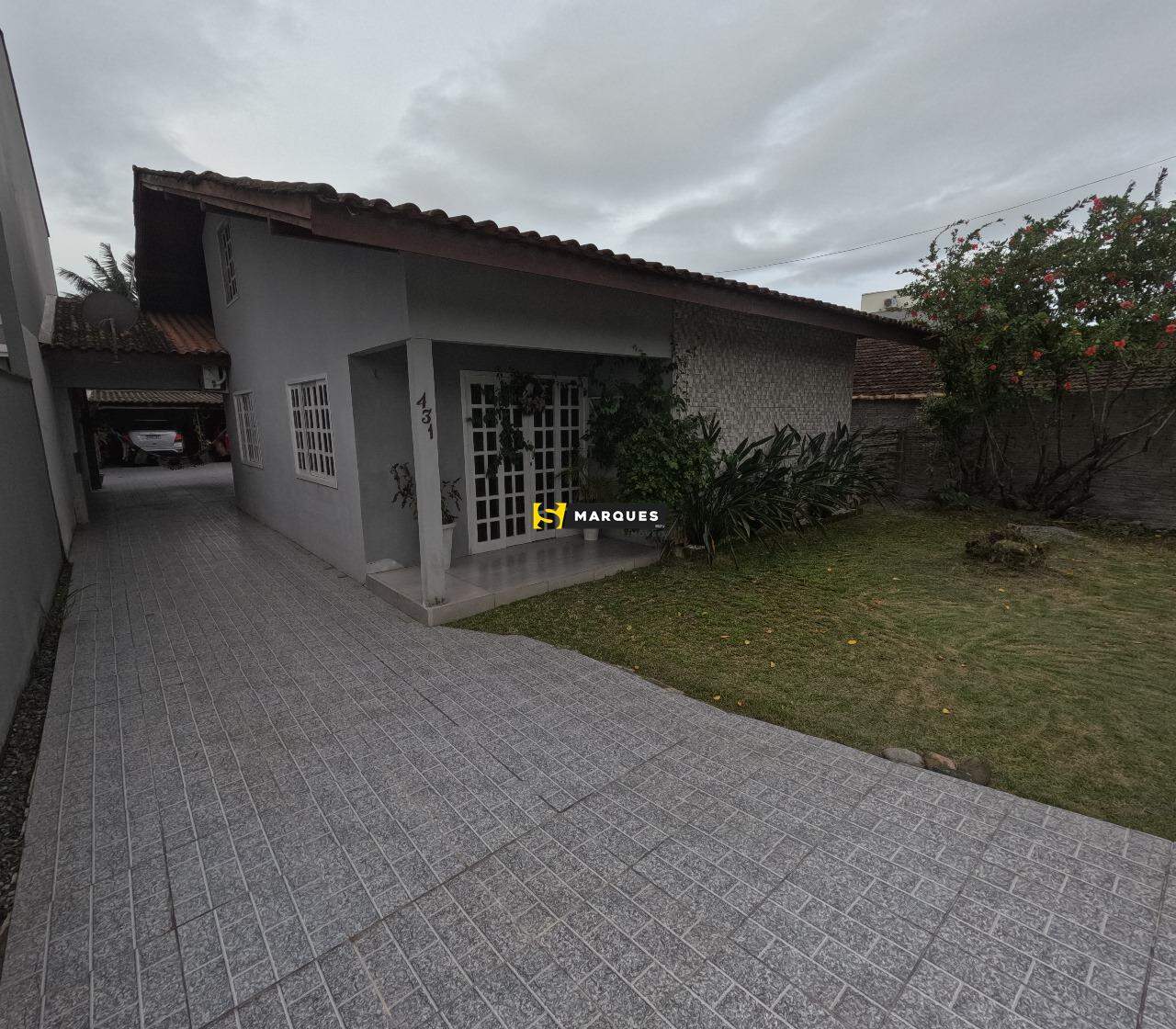 Casa à venda com 3 quartos, 61m² - Foto 1