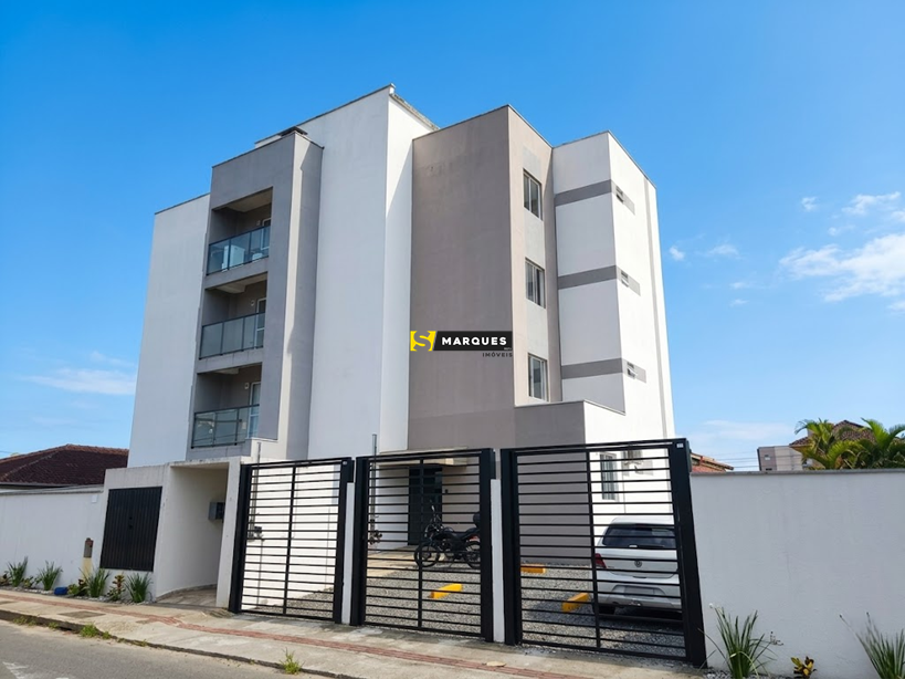 Apartamento para alugar  no Fátima - Joinville, SC. Imóveis