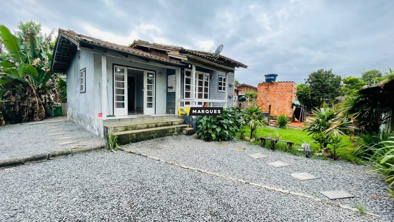 Casa para alugar  no Morro do Meio - Joinville, SC. Imóveis