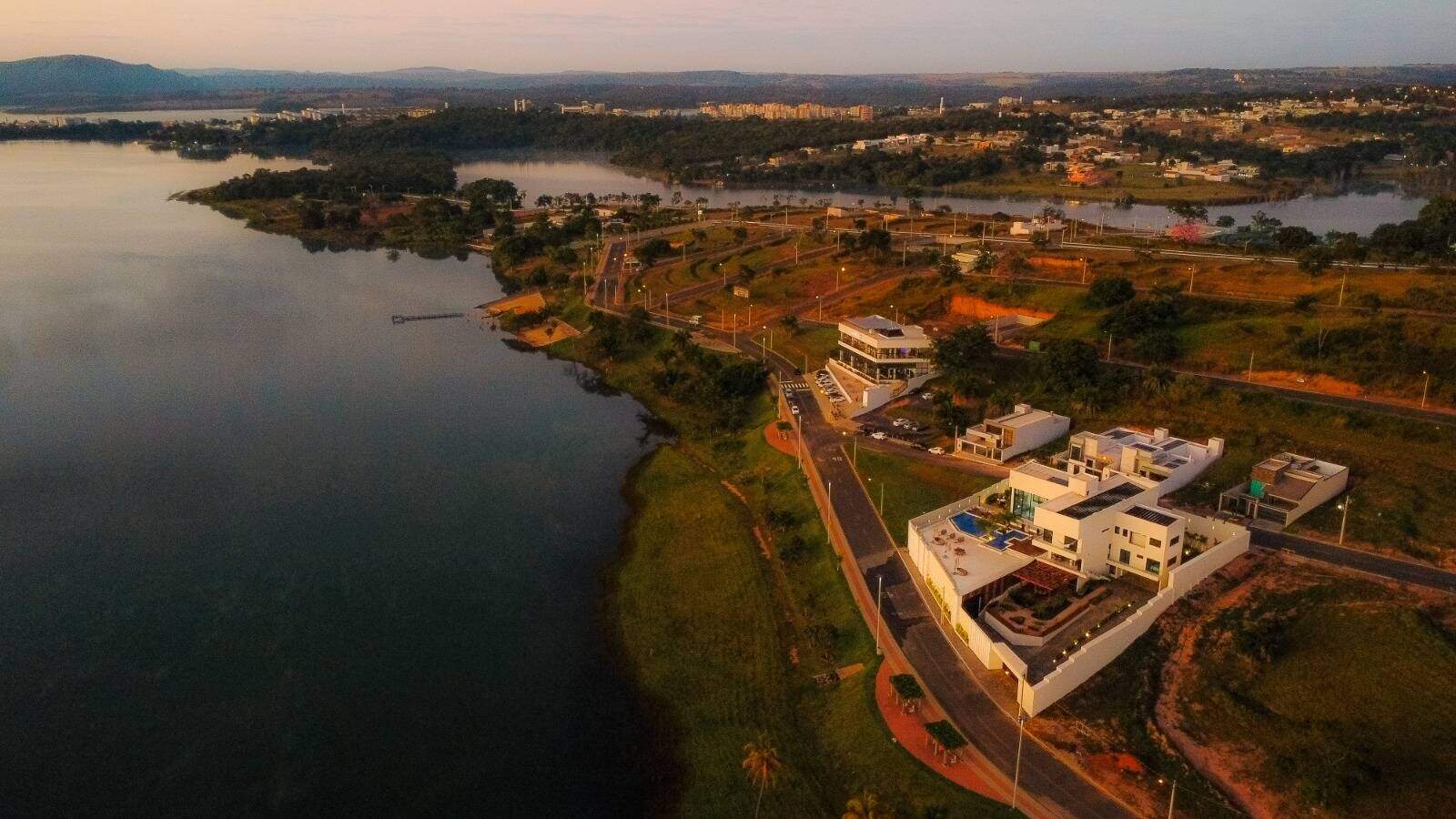 Terreno à venda no Setor Lago Sul: 