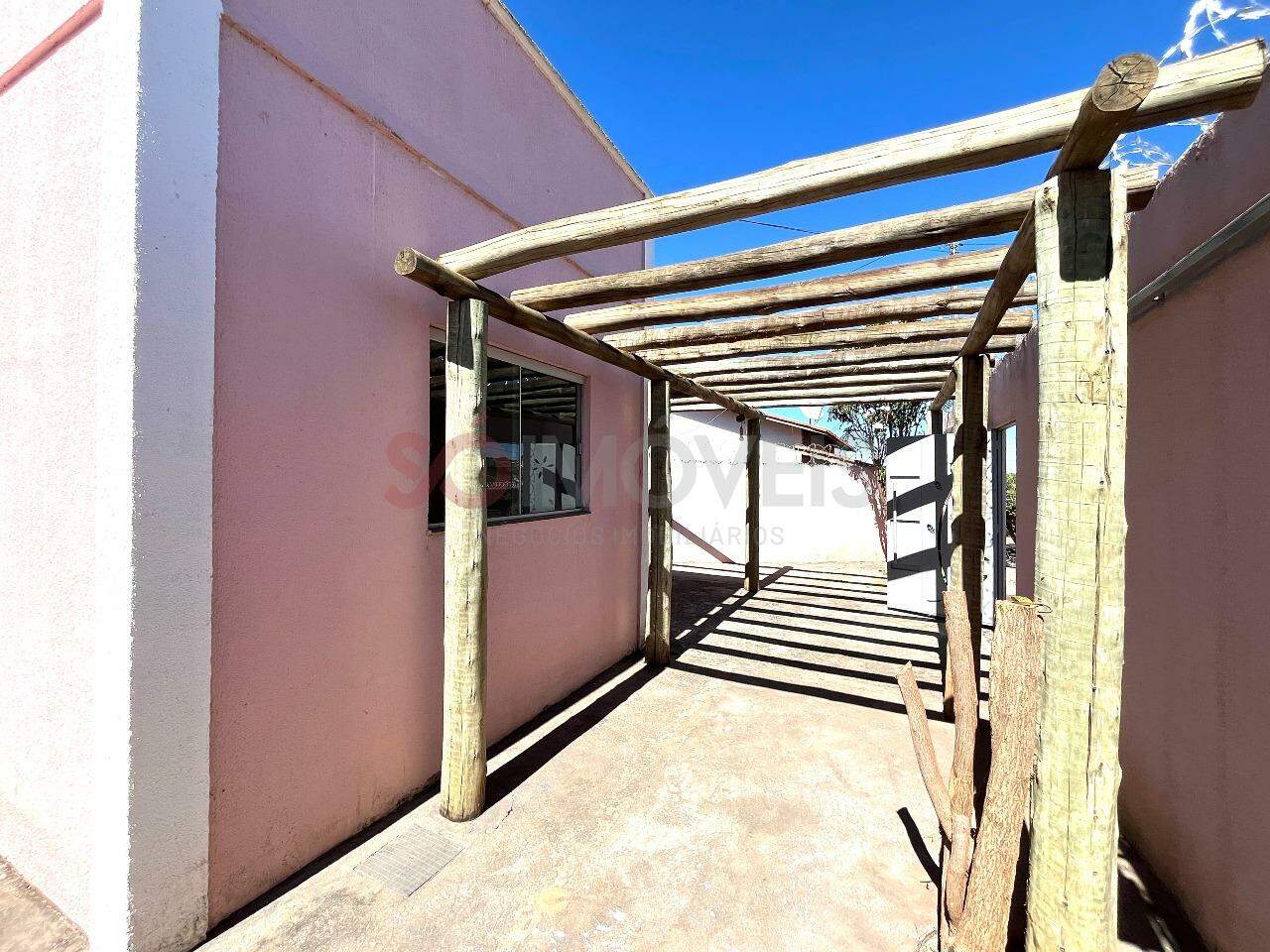 Casa à venda no Setor Serrinha: 