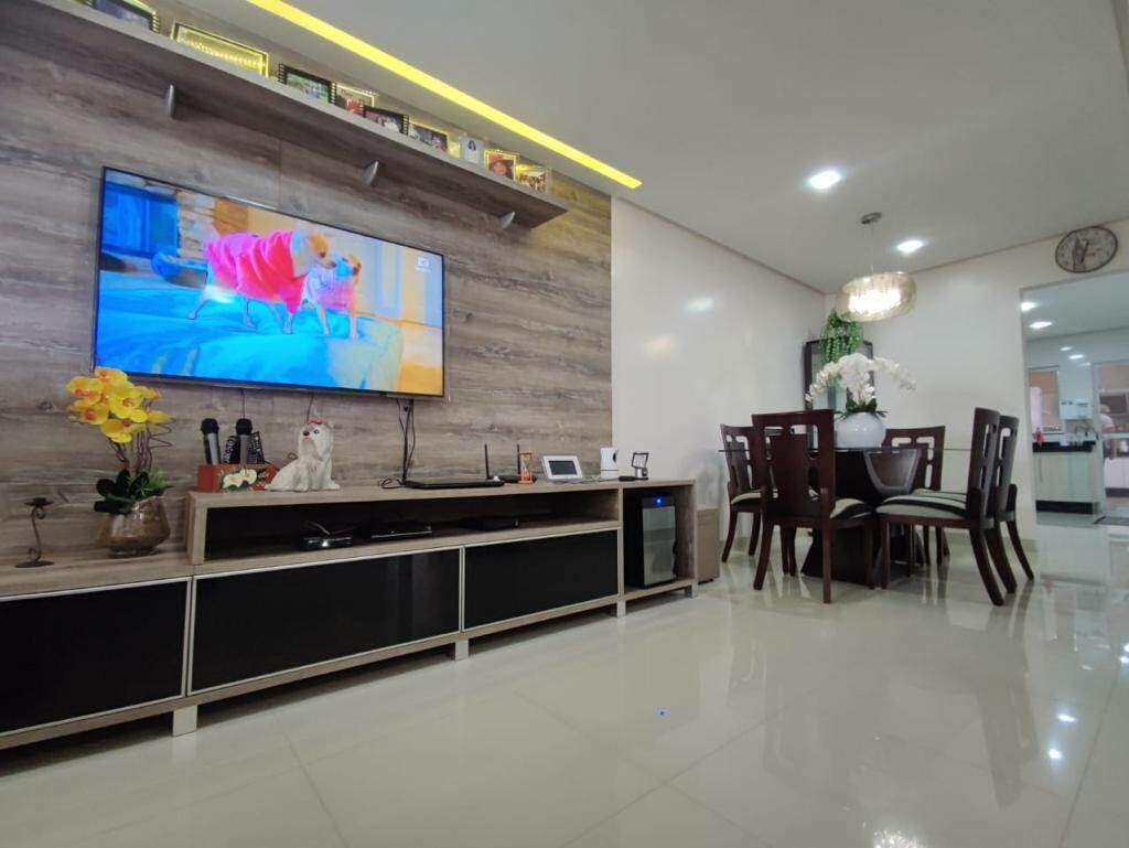 Casa à venda no Condomínio Residencial dos Girassóis: 