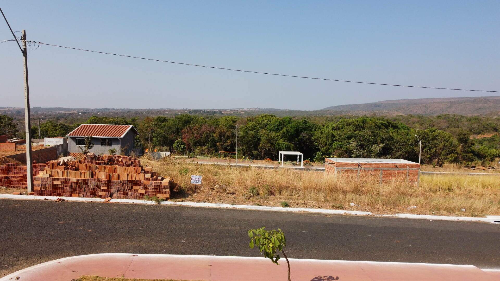 Terreno à venda no Jardim dos Ipês: 