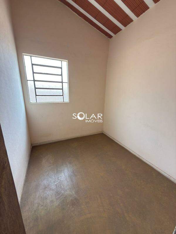 Casa à venda no Conjunto Habitacional Jadir Marinho: 