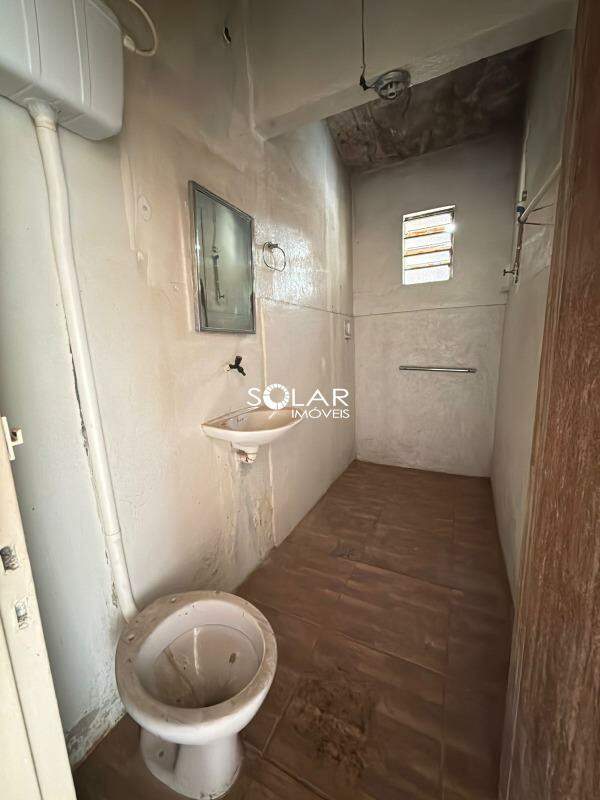 Casa à venda no Conjunto Habitacional Jadir Marinho: 