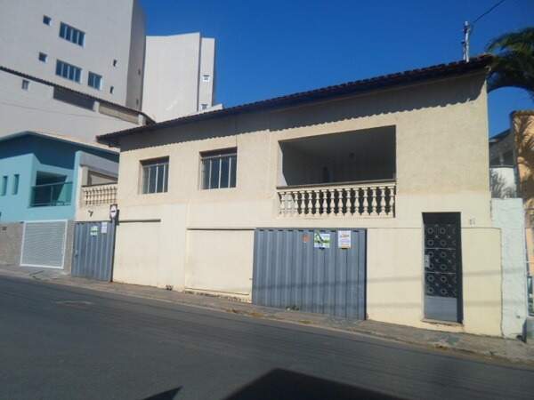 Casa para aluguel no Centro: 