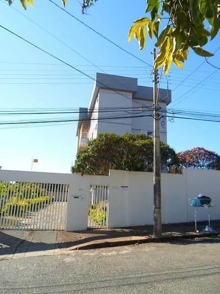 Apartamento para aluguel no Cerqueira Lima: 