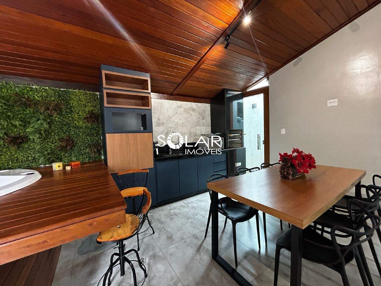 Casa à venda no Lourdes: 