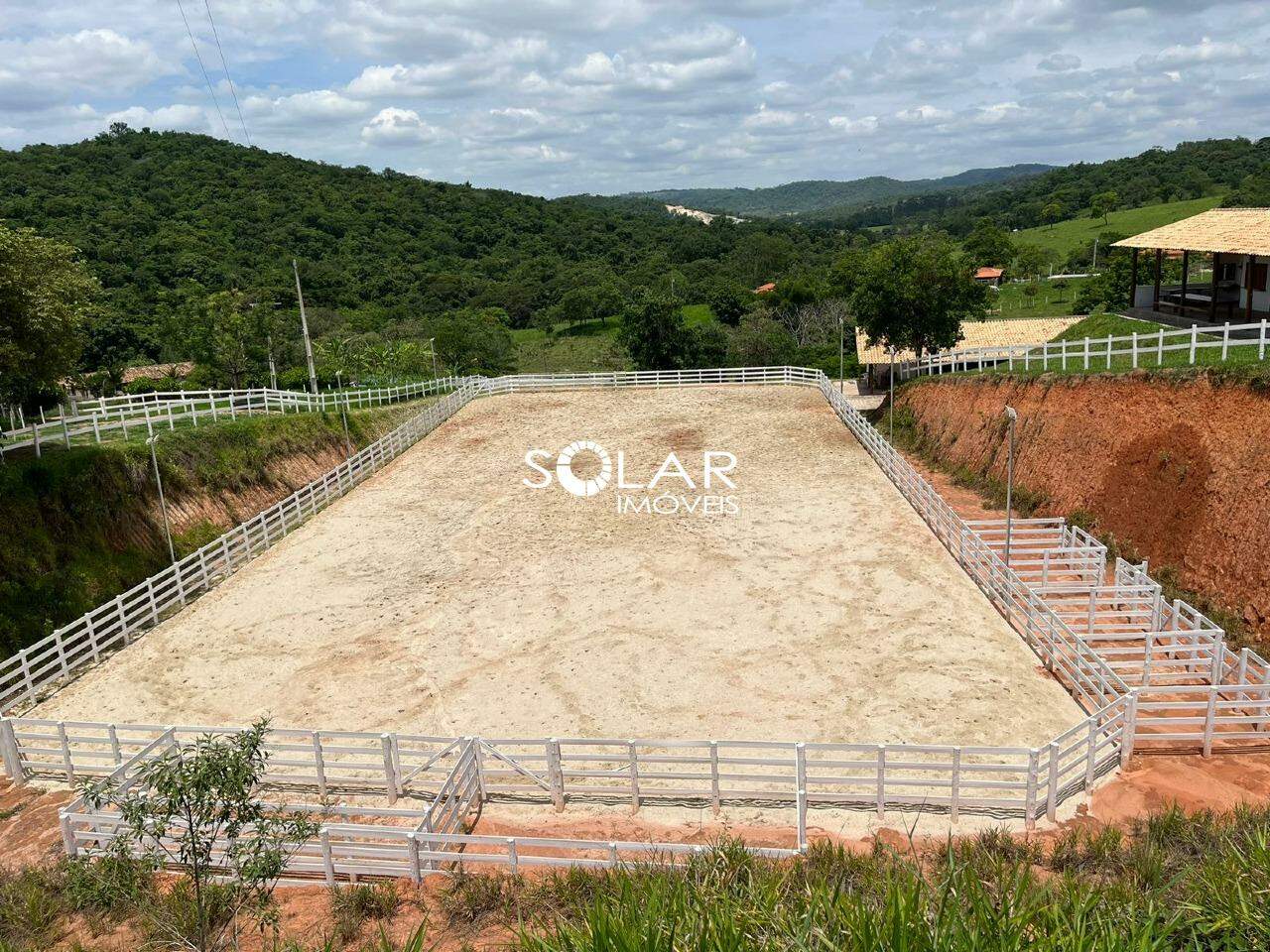 Fazenda à venda no Distrito Indústrial: 