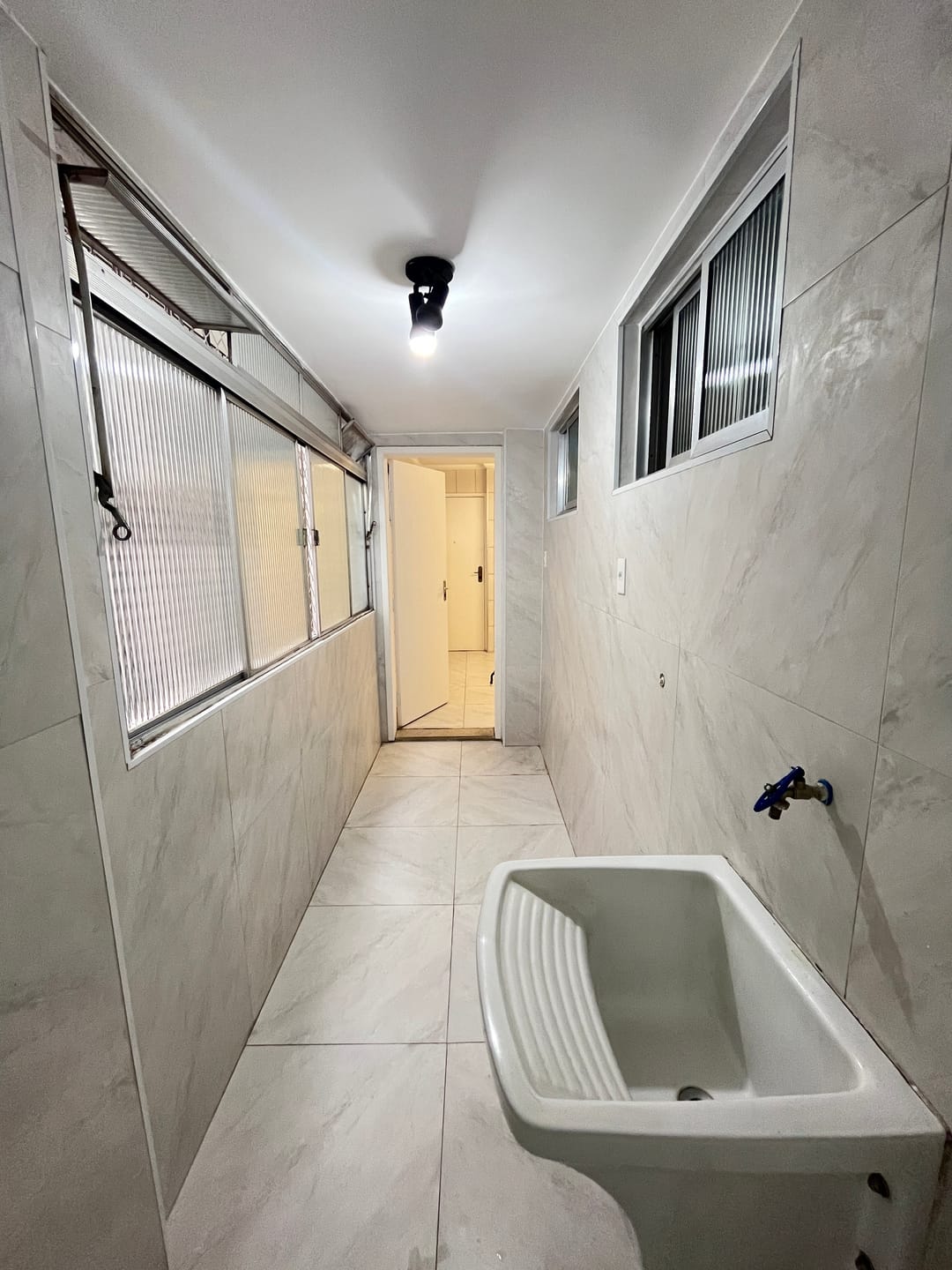 Apartamento para aluguel no Bela Vista: area-de-servico-jpg1742504722463.jpg