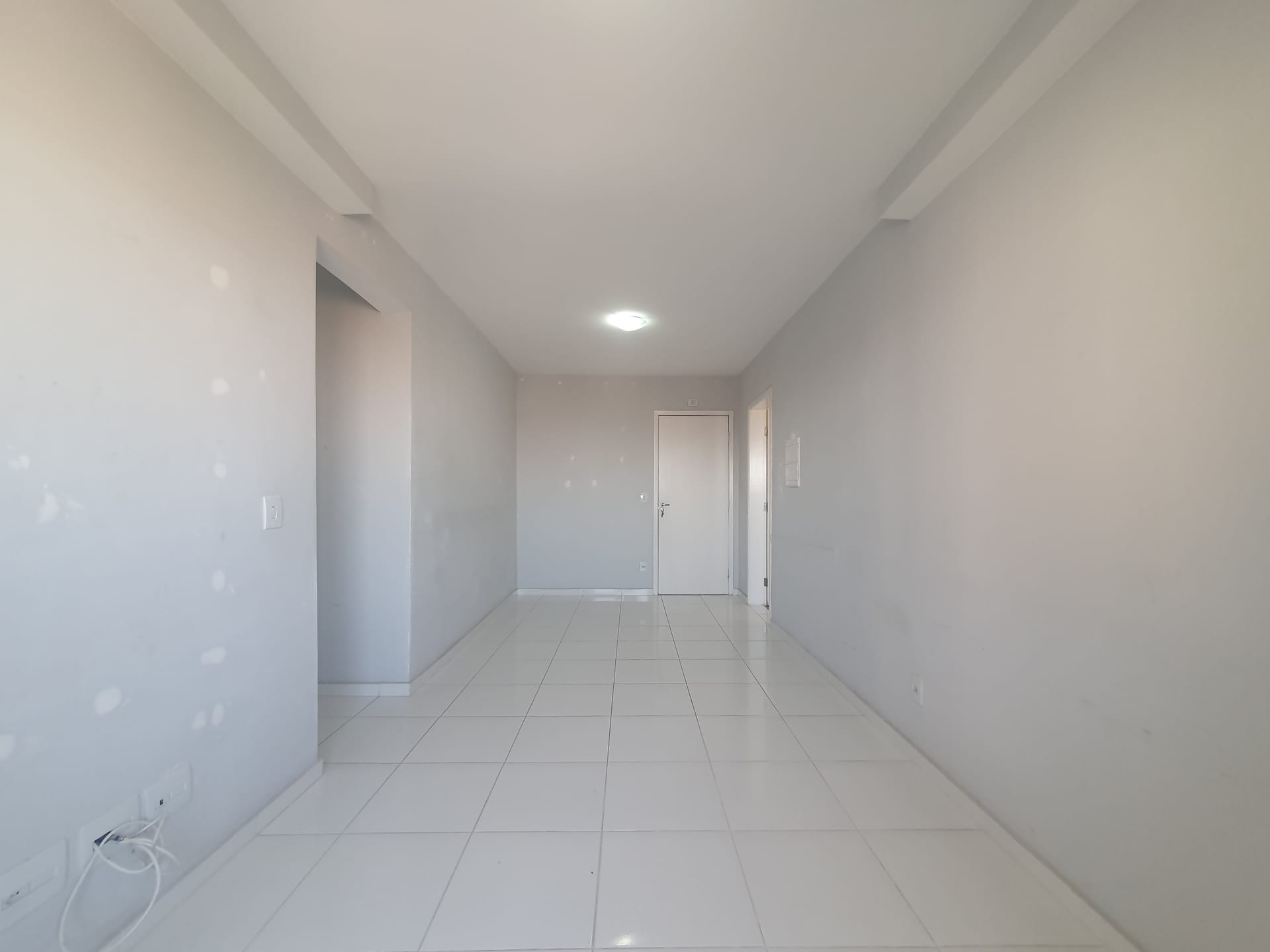 Apartamento para aluguel no Vila das Belezas: 04-sala1758646172095.jpg