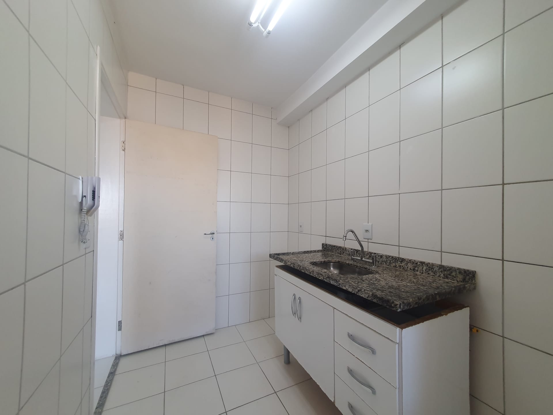 Apartamento para aluguel no Vila das Belezas: 08-cozinha1758646172187.jpg
