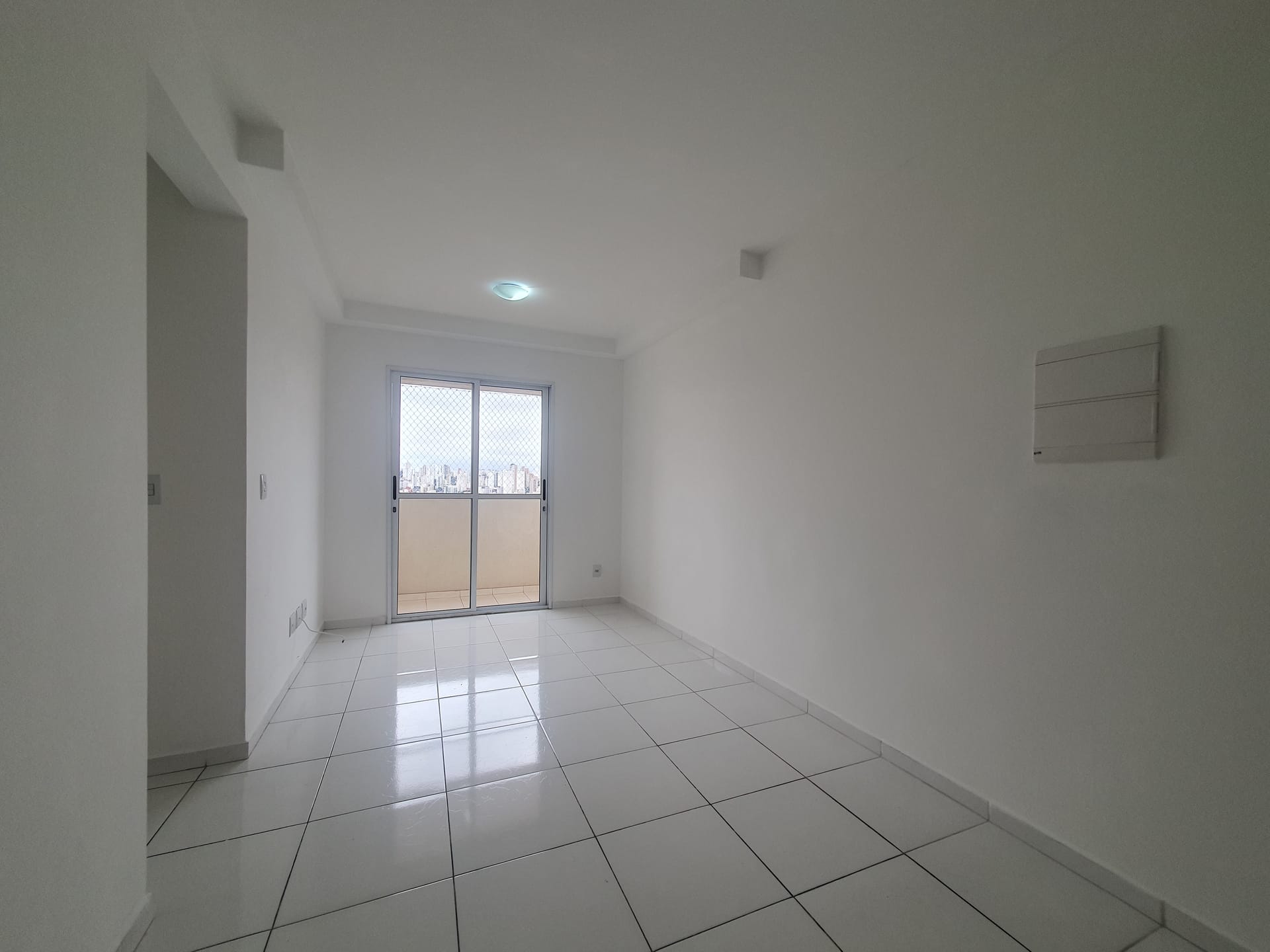 Apartamento para aluguel no Vila das Belezas: 1-sala1758651788517.jpg