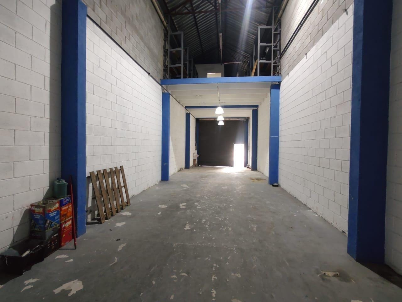 Galpão / Barracão para aluguel no Rudge Ramos: whatsapp-image-2025-01-21-at-13-41-55-417374780837681744224871410.jpeg