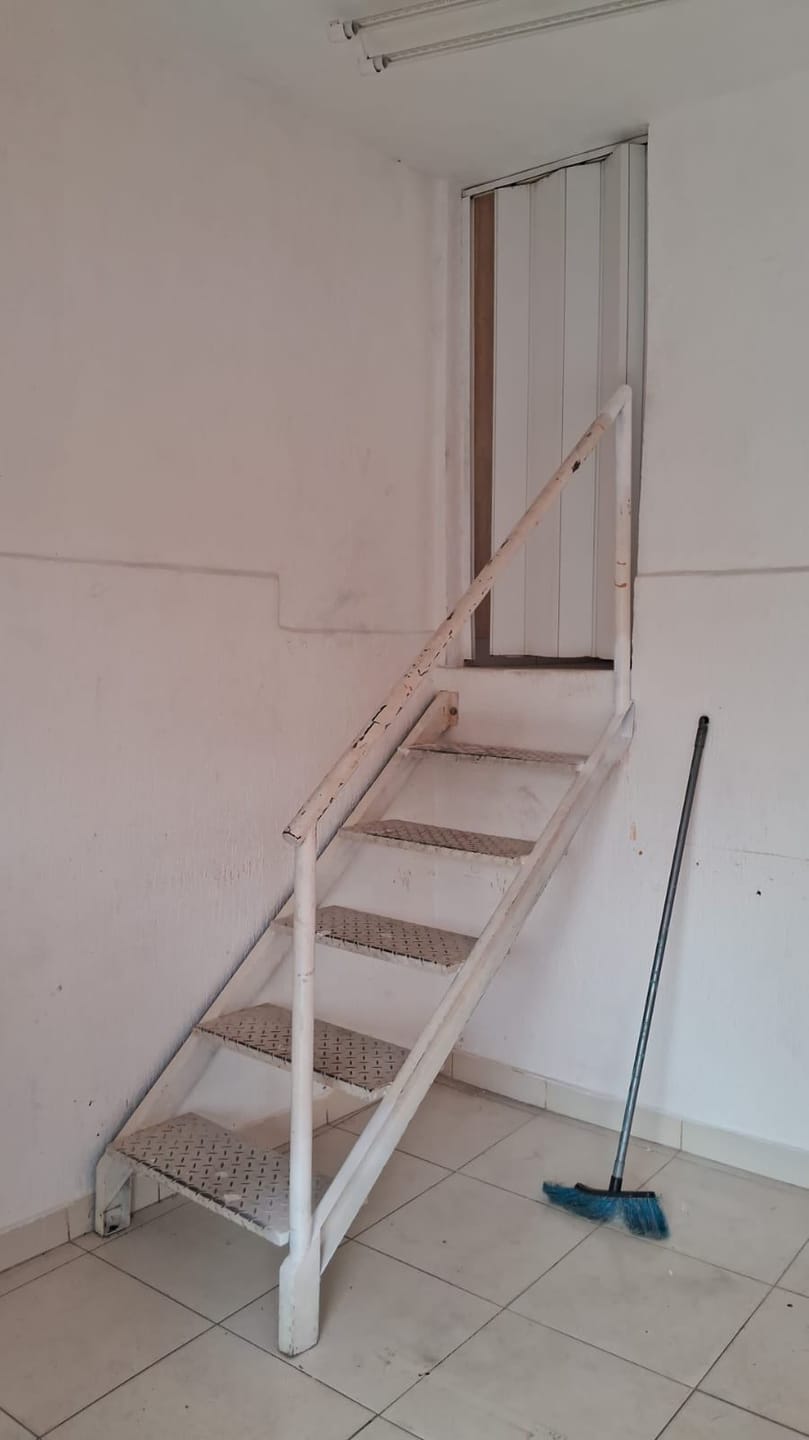 Loja para aluguel no Jardim Oriental: entrada-para-o-banheiro1747857985176.jpeg
