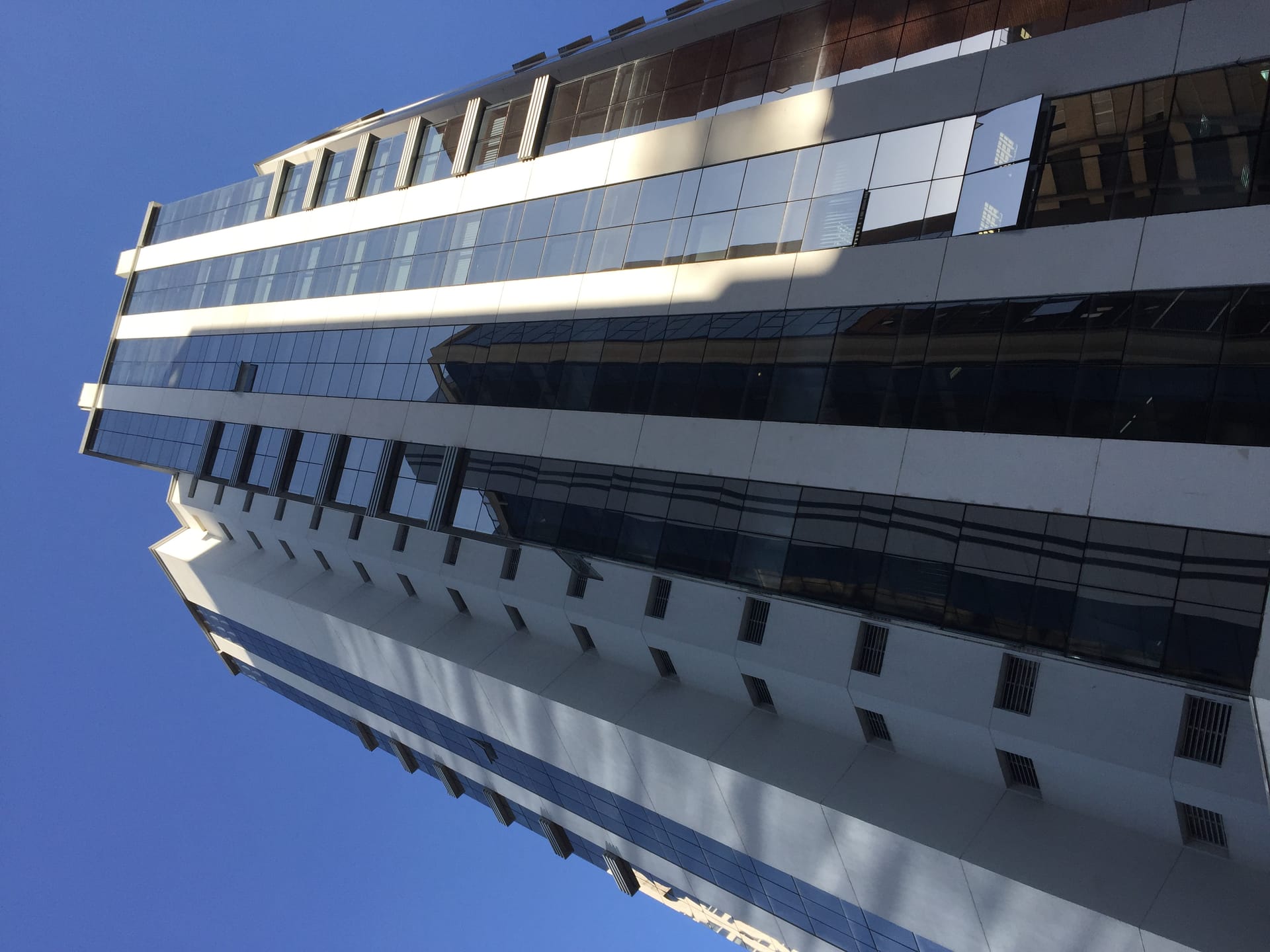 Sala para aluguel no Cidade Monções: fachada_do_edificio1667574298746.jpeg