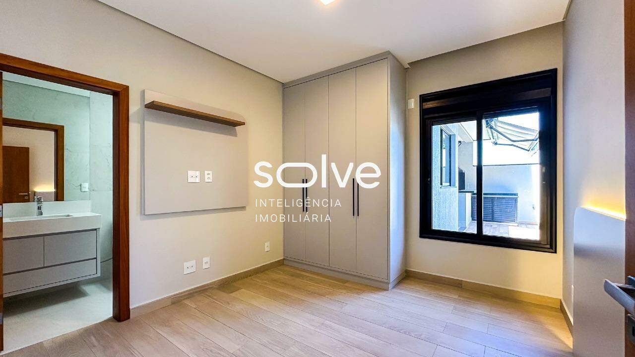 Casa em Condomínio à venda no Jardim Esplanada: 
