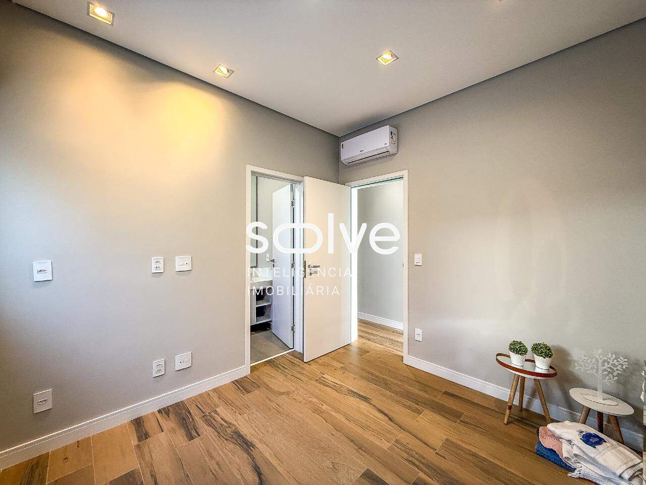 Casa em Condomínio à venda em Indaiatuba - Jardim Laguna por 1.750.000,00: 
