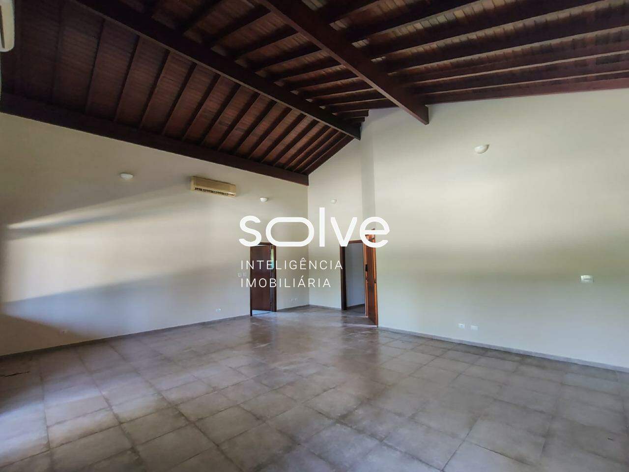 Casa em Condomínio para aluguel em Indaiatuba - Helvetia Polo Country por 15.000,00: