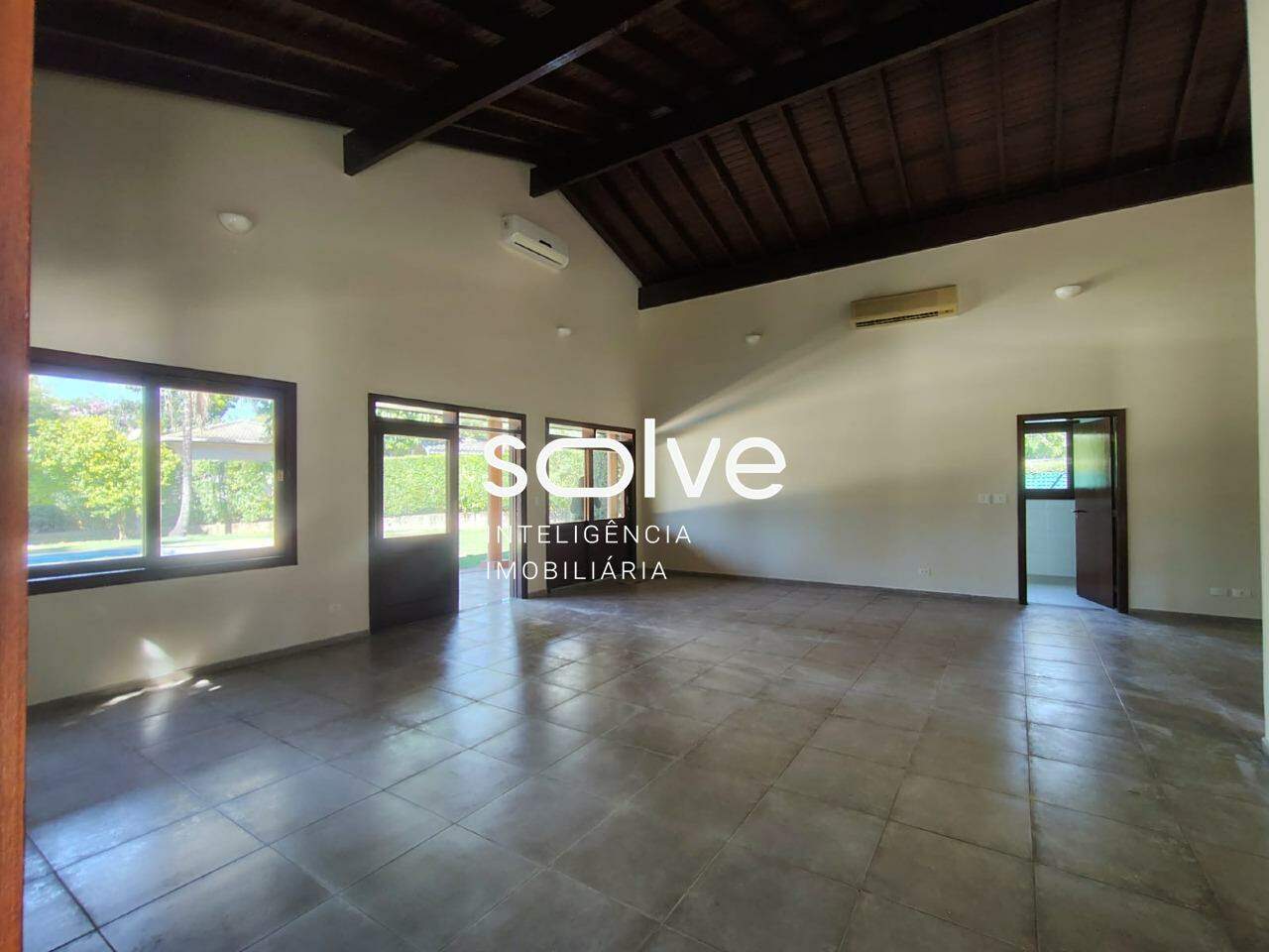 Casa em Condomínio para aluguel em Indaiatuba - Helvetia Polo Country por 15.000,00:
