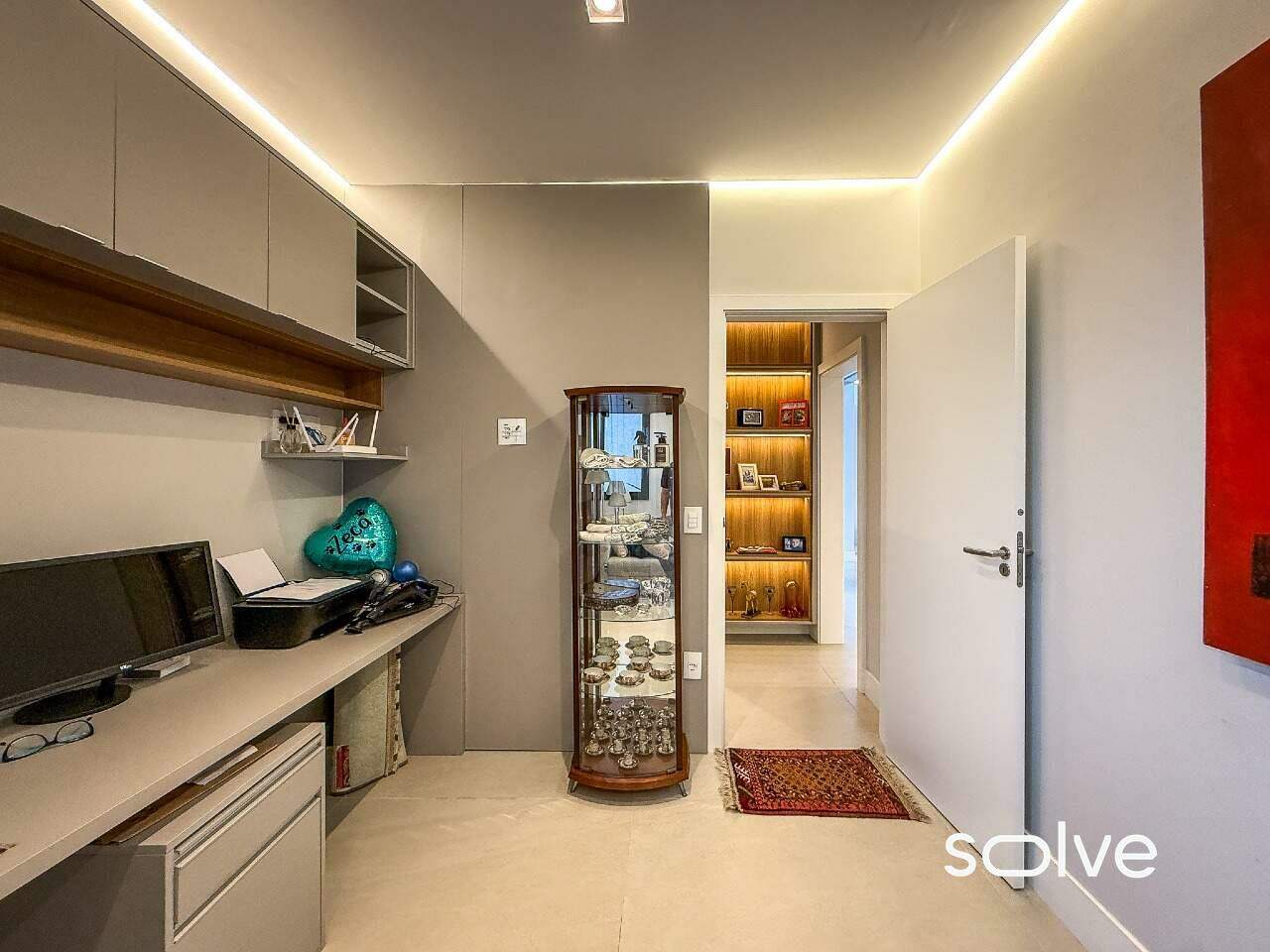 Casa em Condomínio à venda em Indaiatuba - Jardins do Golfe por 4.720.000,00: 